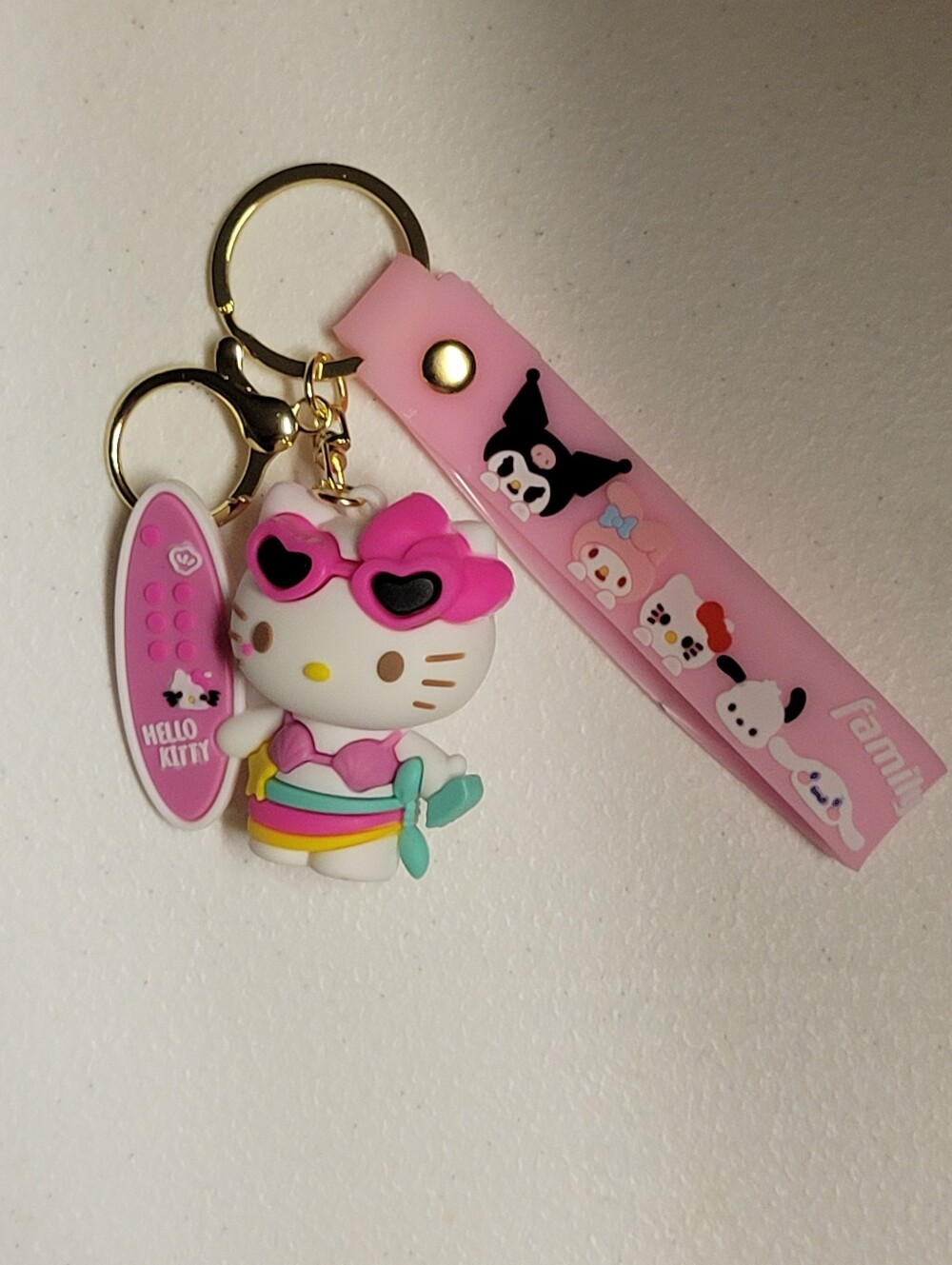 Hello Kitty Pink Surfboard Keychain - Picture 2 of 4